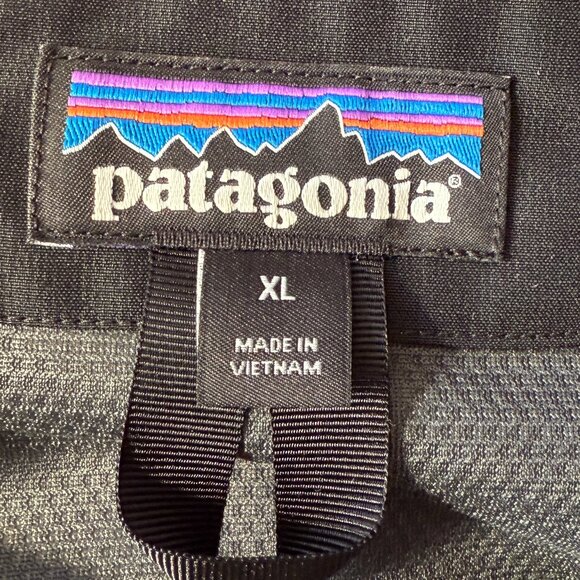 Patagonia Black Tres 3-In-1 Parka Hooded Shell and Down Jacket (Kids XL) - Picture 4 of 9